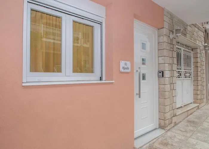 Hypatia Suites